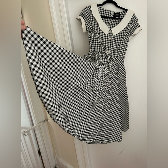 Collectif Black and White Gingham Dress with Peter Pan Collar - Picture 6 of 6